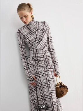 Commense White and Black Plaid Long Sleeve Maxi Dress